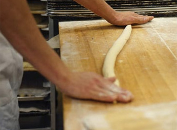 Shaping a baguetted from dough