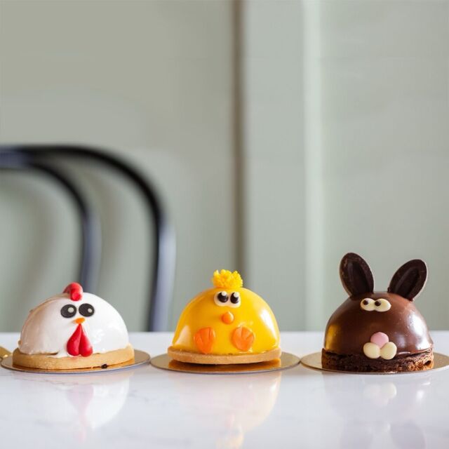 This year we have the “Easter Friends” online, so you can order them easily, even when we’re closed!

Rooster – Coconut mousse with a mango/passion insert and a sablé Breton base.

Chick-A-Dee Dome – Passionfruit mousse with a chocolate cremeaux insert and a sablé Breton base.

Chocolate Bunny Dome – Raspberry Chocolate mousse with a raspberry coulis insert and a chocolate sucree base.

(Link in the bio)