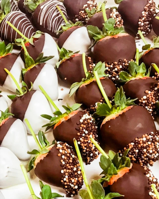 Happy indulgence day! 

And what a better way to celebrate than with chocolate covered strawberries?! We have a limited supply at all 3 shops. These are worth calling in (cough cough) sick for and grabbing them while you can.

Happy LOVE!

(Styles will vary between shops)

#ArtisanChocolate #ChocolateCoveredStrawberries