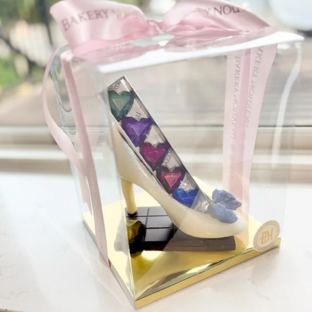We’re open today and tomorrow, well stocked with special Mother’s Day gifts as well as our regular fair. 

Even if your mom isn’t the high heel gal, she’s probably a chocolate gal! Chocolate stilettos, filled with our chocolate confections. 

Cinderella eat your heart out!
❤️🍫👠

#chocolatestilletto #chocolateart  #mothersdaychocolates #artisanchocolates