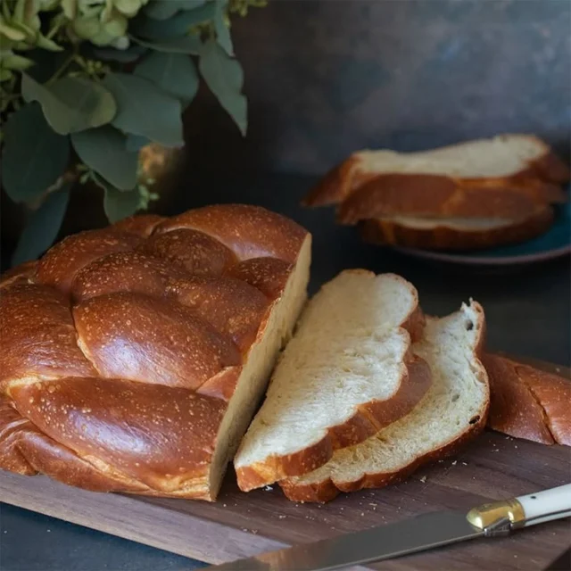 Rosh Hashanah begins on Monday, September 22. All 3 shops are well stocked with round challah. Each shop might have a slightly different offering (traditional, raisin, poppy, and sesame). 

Shana Tova!
(Pssst...remember we’re closed on Monday and Tuesdays).

#CrownChallah #Challah #RoundChallah #RoshHashanah2025