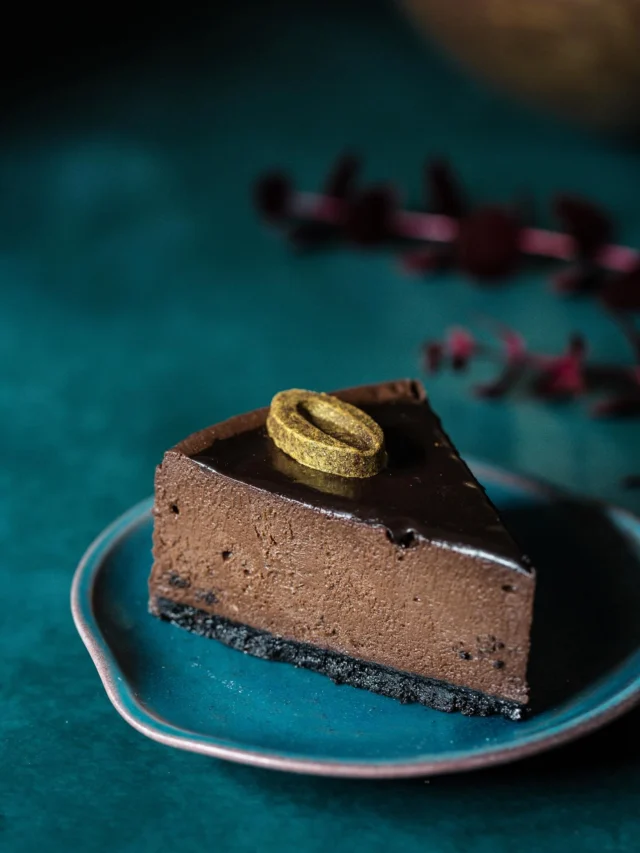 Our mocha cheesecake is cozy comfort in every bite! It’s the flavor of fall’s golden light, the first chill in the air, and the quiet pleasure of slowing down.

Available online and in all 3 shops.

#MochaCheeseCake #SeattleCheesecake #CakesofInstagram